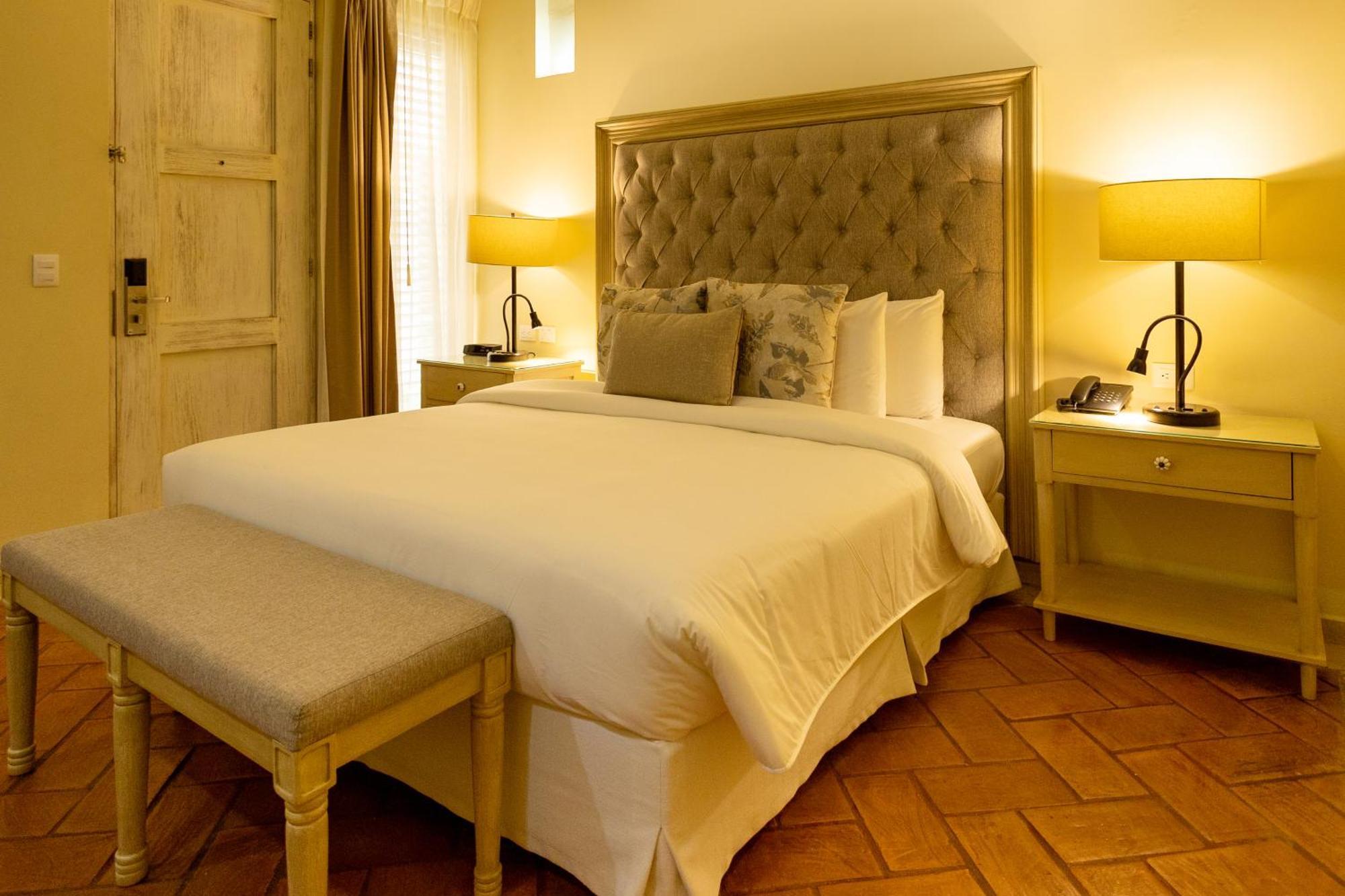 Deluxe Room,1441542157:JPEG