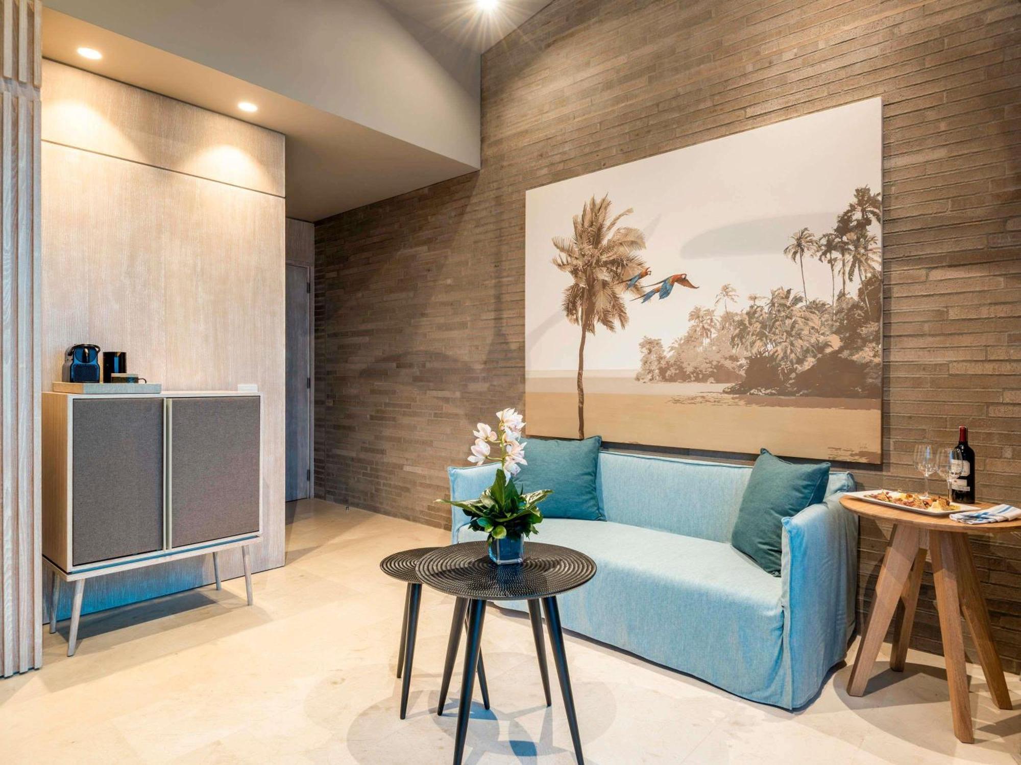 Two-Bedroom Caribbean Family Penthouse One King Bed Two Twin Beds Ocean View,1771284665:JPEG