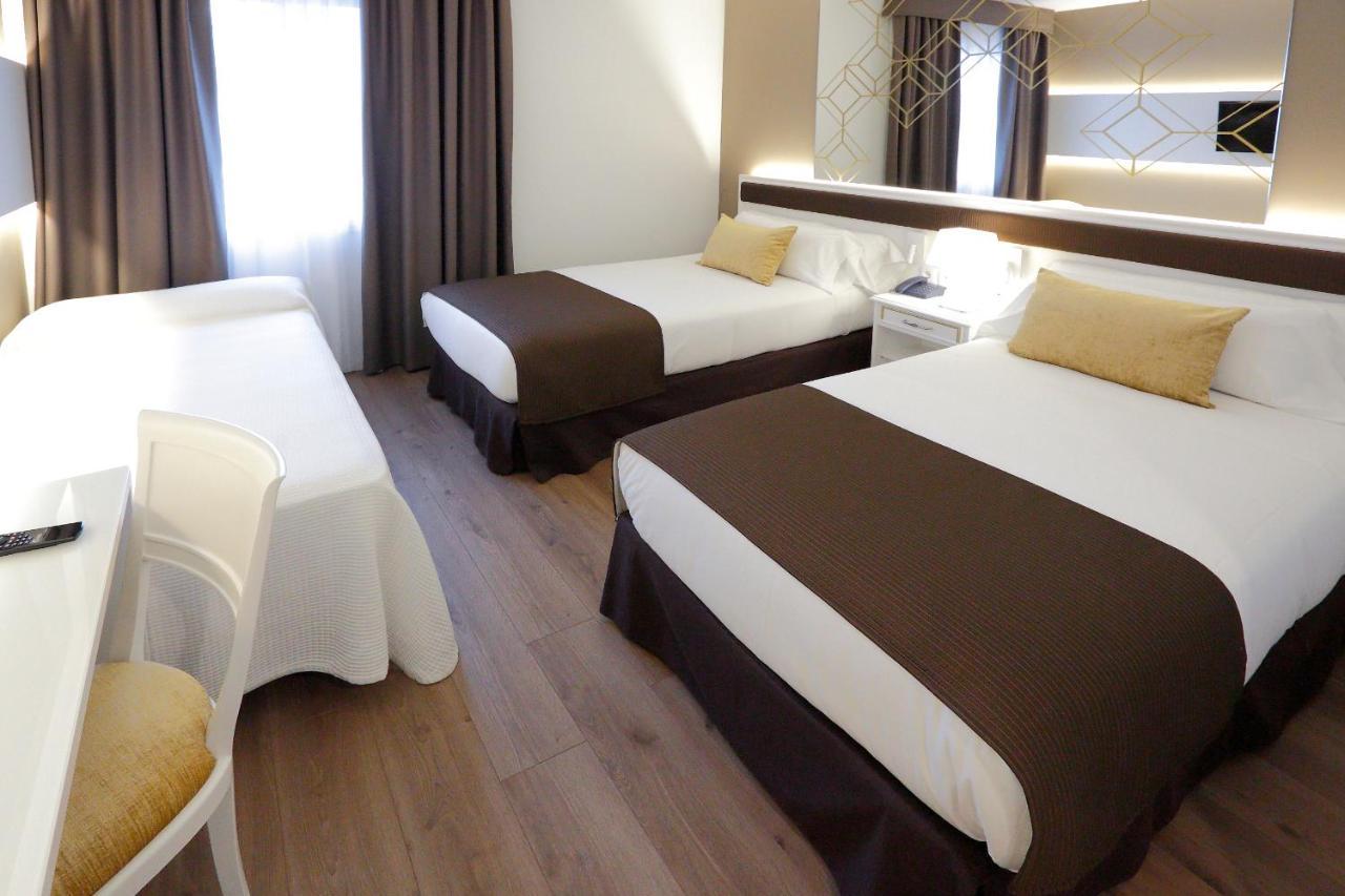 Triple Room,766806868:JPEG